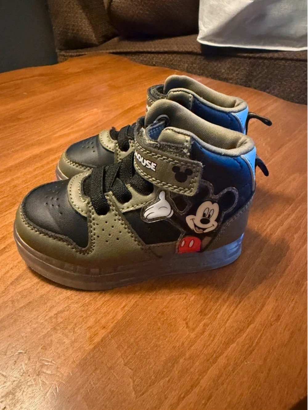 Mickey Mouse Disney High top sneakers. Size 6 Light up Shoes
